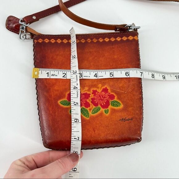 Vintage Floral Tooled Leather Crossbody Bag Hawaii woven Vintage purse - Picture 7 of 12
